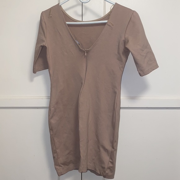 LuLu’s Large Tan Short Sleeve Open Back Midi Dress - Picture 3 of 10